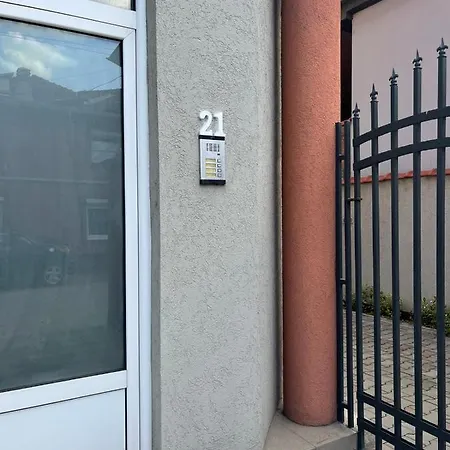 Jovana 2 Apartment